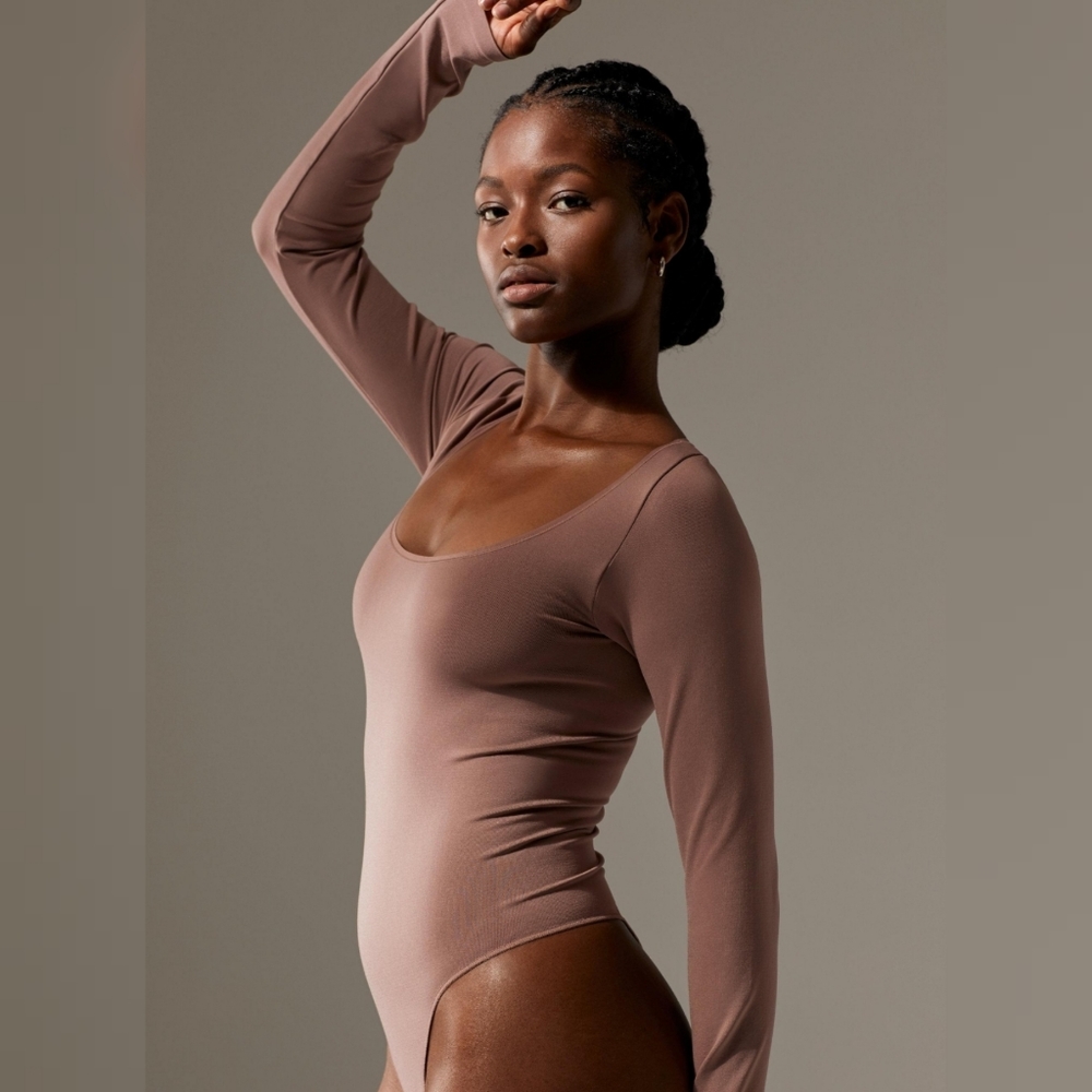 Aritzia | Babaton Contour Bodysuit | Scoop neck, Long sleeve, Taupe